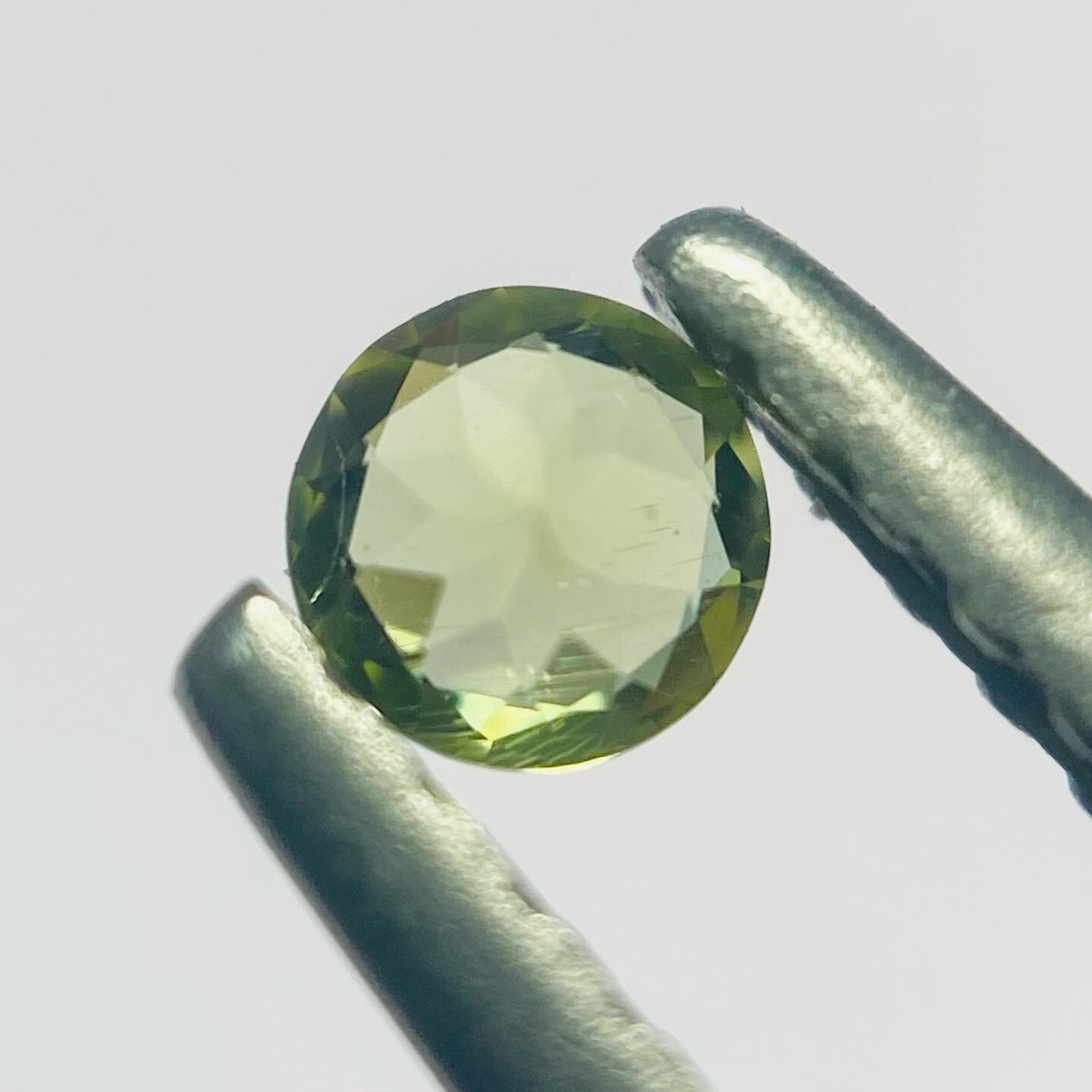 宇宙からの使者　パラサイトペリドット