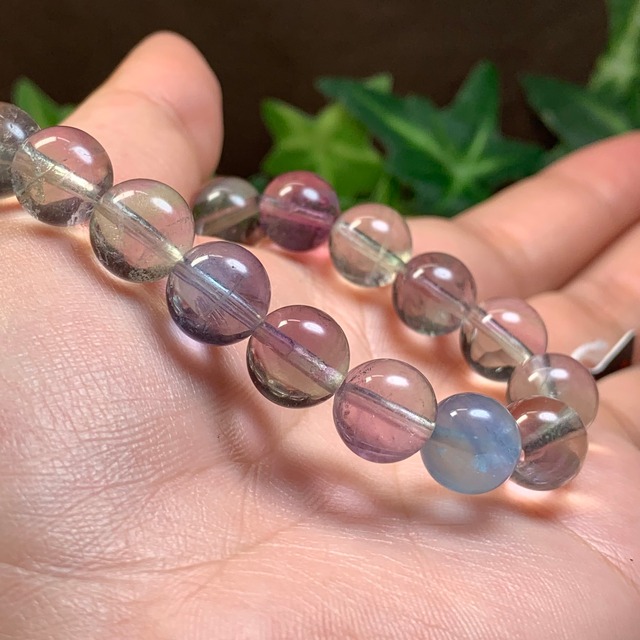 7.うる艶フローライト・ブレスレット