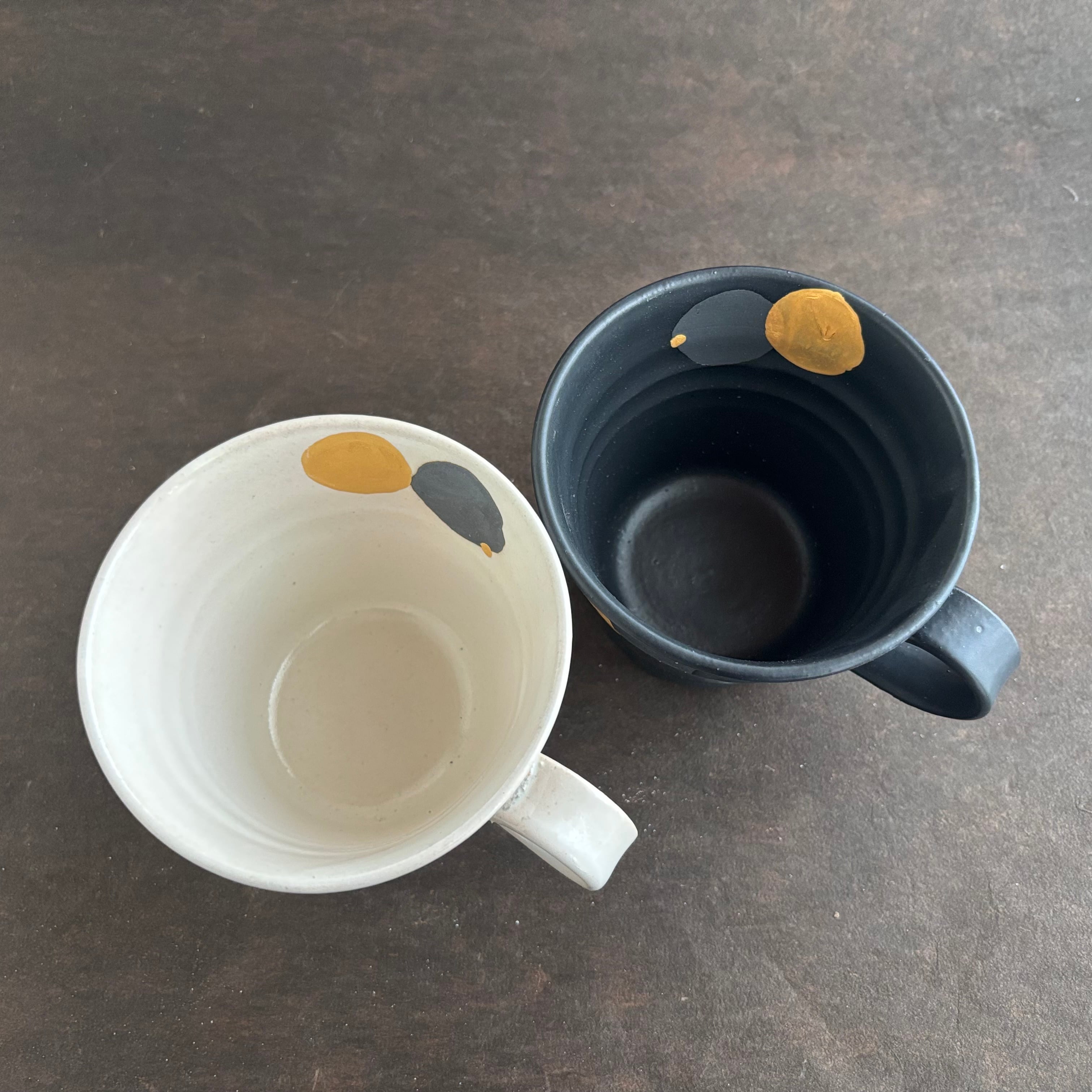 金彩お月マグカップ　白と黒