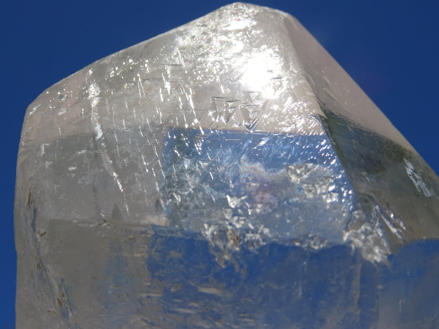 トライゴーニック | 虹石屋