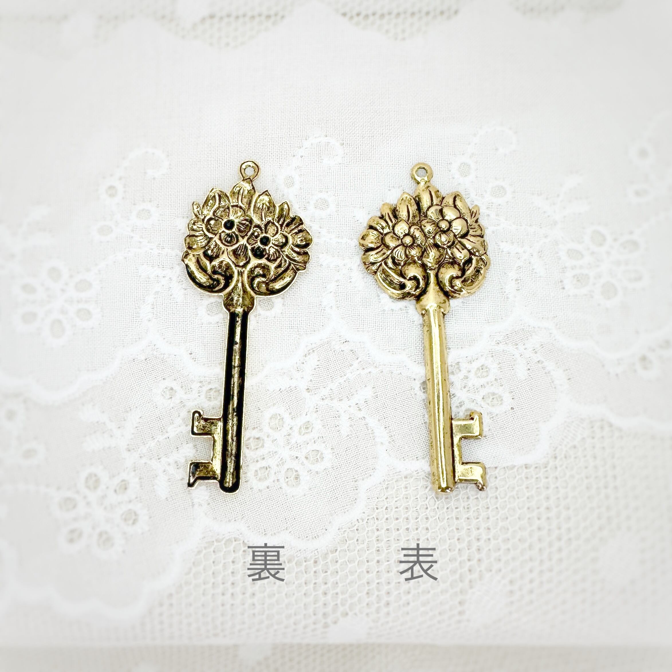 アメリカ直輸入 チャーム・パーツ ヴィンテージ 鍵① アンティーク