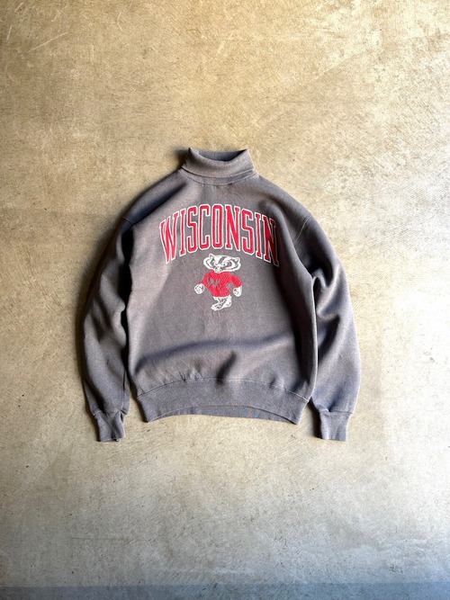 TURTLENECK SWEAT SHIRTS “WISCONSIN BADGERS”