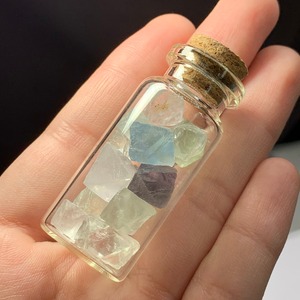 5.フローライト八面体×瓶