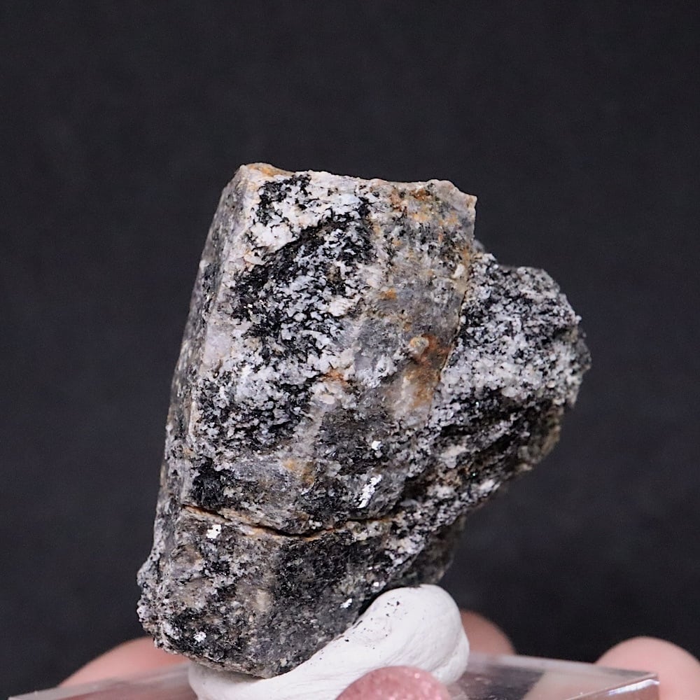 カリフォルア産 コランダム ルビー サファイア 原石 67.8g CRD121 鉱物