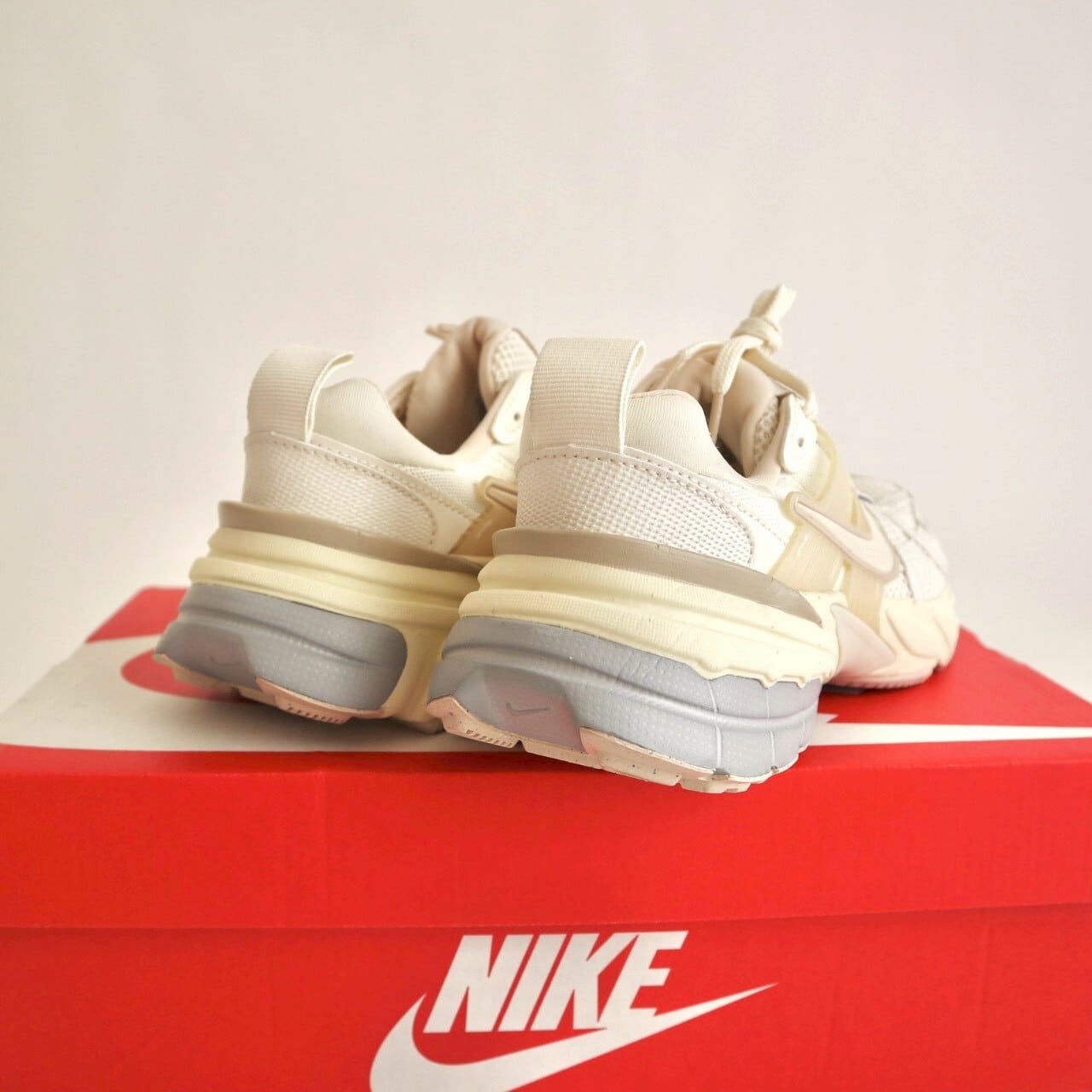 24cm NIKE W V2K RUN | portsidelaboratory STORE