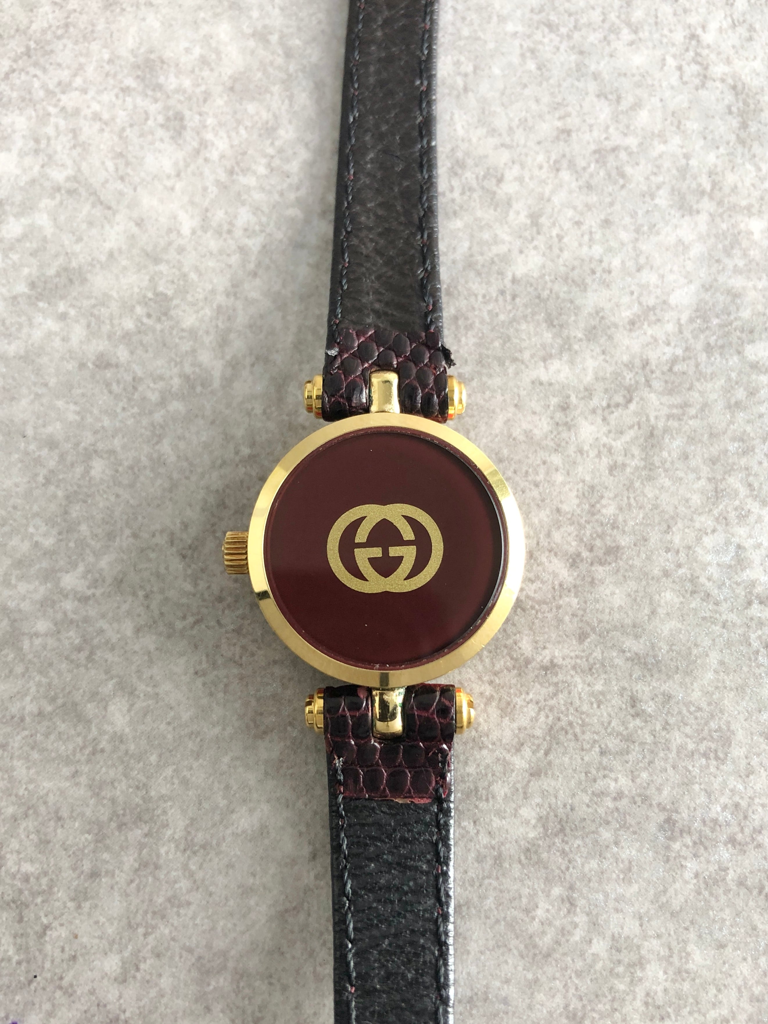 GUCCI アナログ腕時計 ゴールド/レッド GUCCI グッチ 腕時計 ゴールド レッド シェリーライン レザー