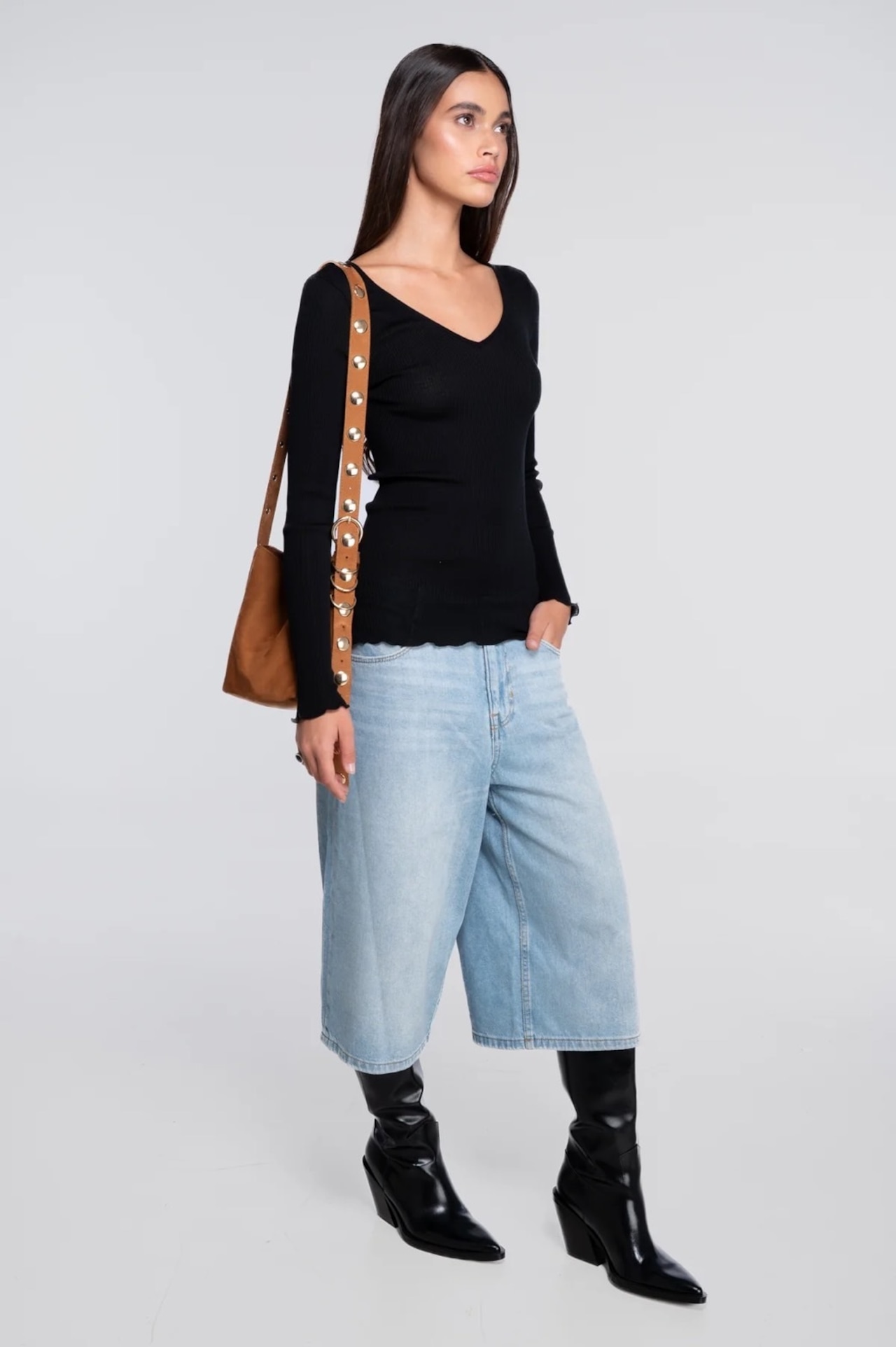 ウールシルク Vネック 長袖 ブラック 2、3サイズ