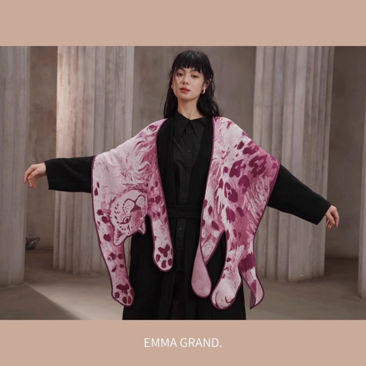 夢の跡に眠る野生猫のアートニットスカーフ　E00619