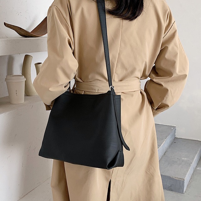 秋冬レトロバケットバッグ女性2020人気の新しい流行のファッションネットセレブワイルド大容量ショルダーメッセンジャーバッグ Tiancai_Wing_Bag97806538304