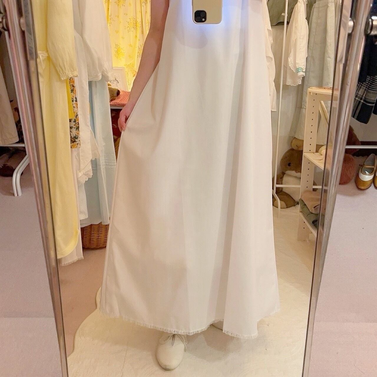 white lace embroidery sleeve less neglige