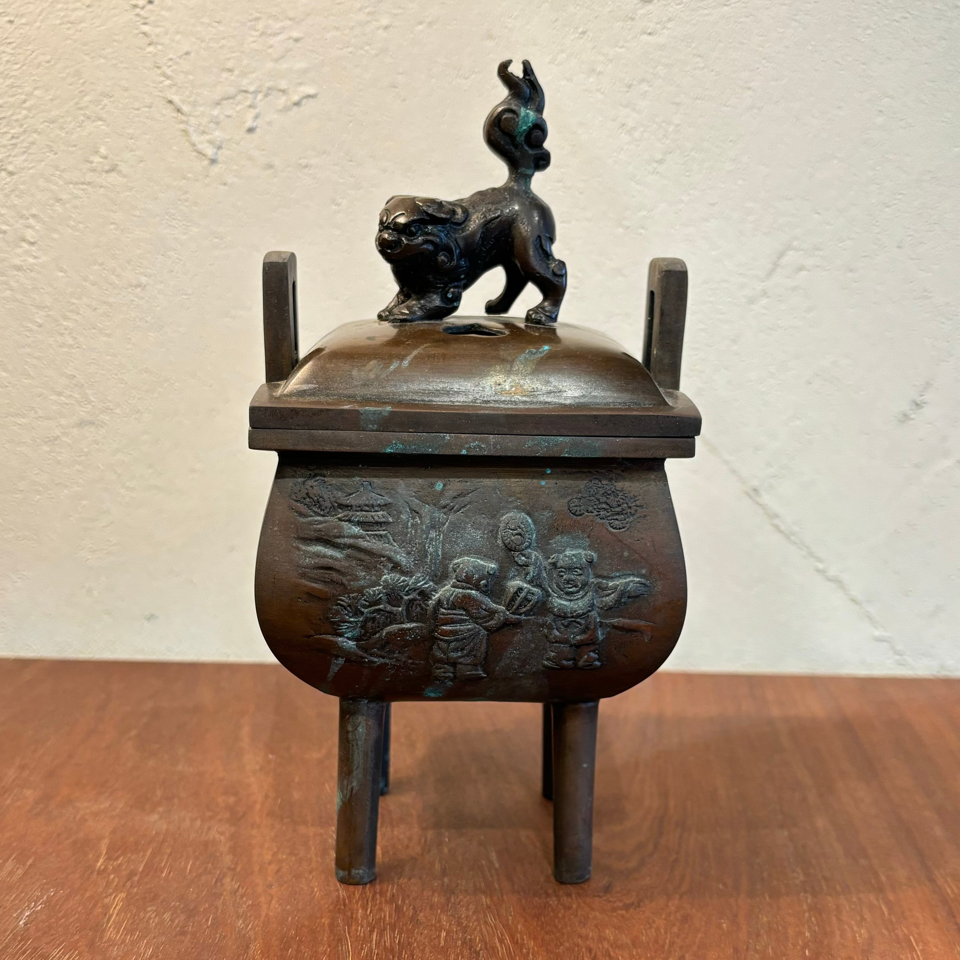 中国美術 職人手作リ陶製青茶獅子觀音像緣起物 榴木台付 高47cm X 23cm  