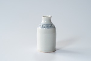 安南小花唐草紋小瓶　村山朋子
