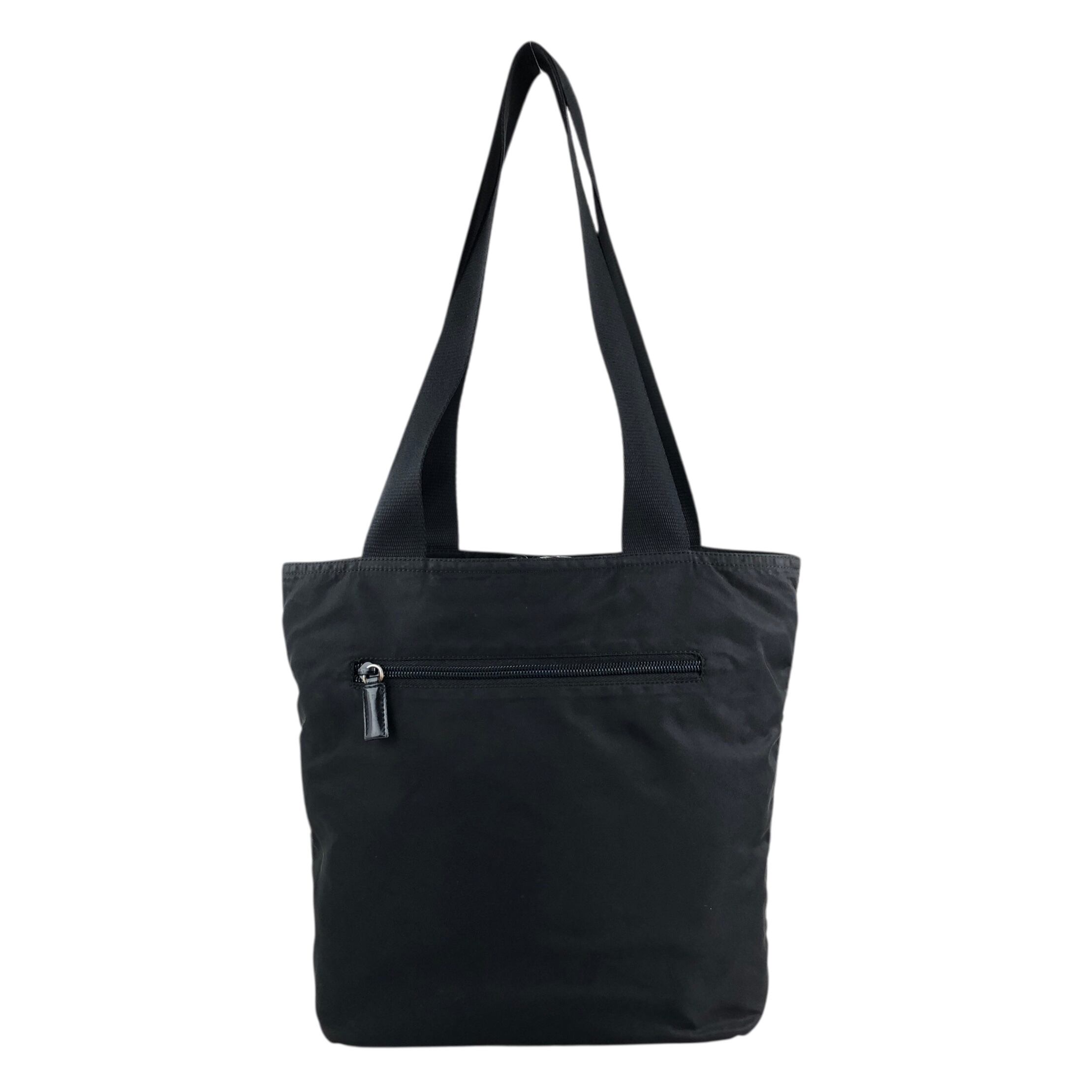 PRADA　プラダ　ナイロン　トートバック　ブラック　トライアングルロゴ PRADA プラダ トートバッグ ブラック トライアングルロゴ ナイロン