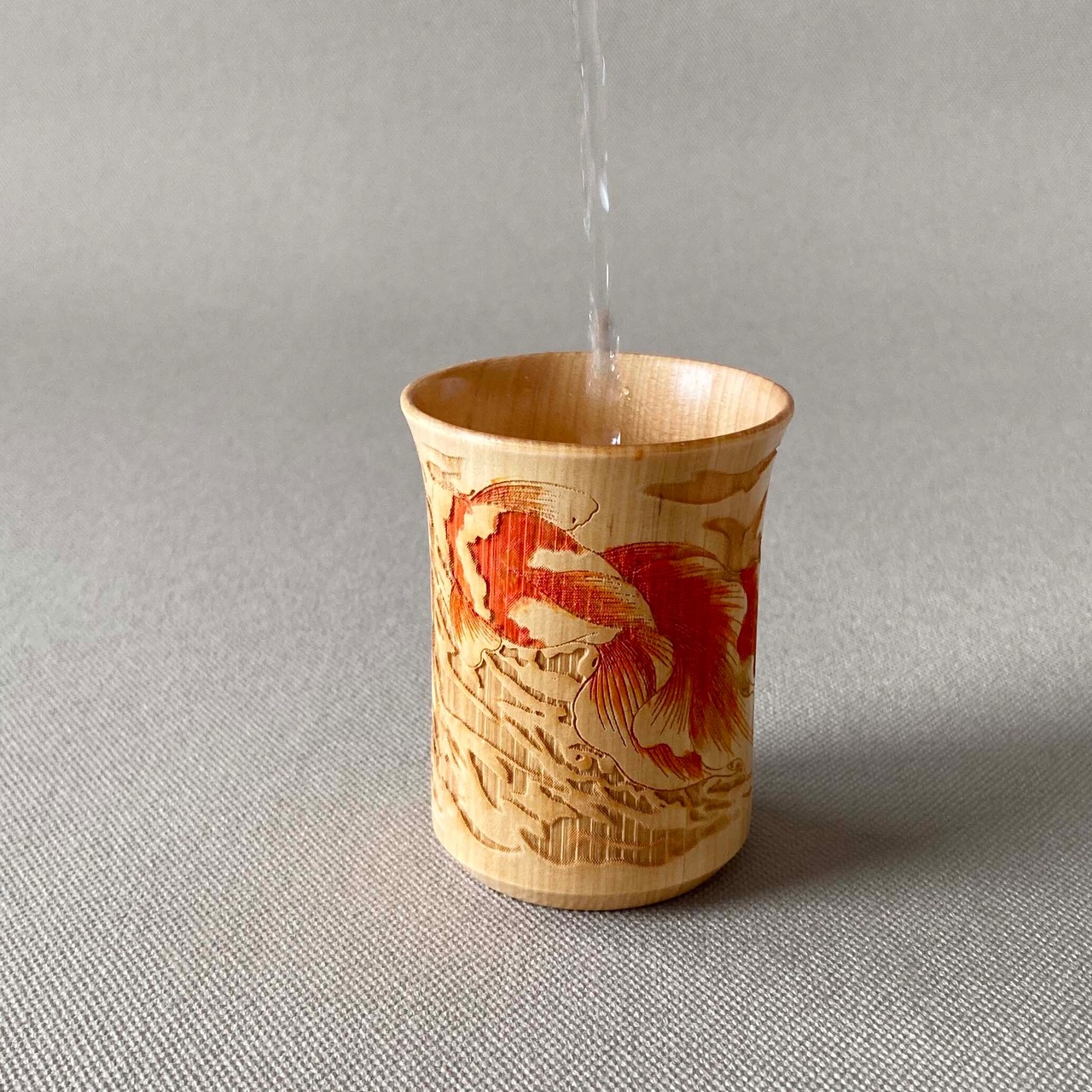 【ぐい呑】金魚 -生成り Large sake cup