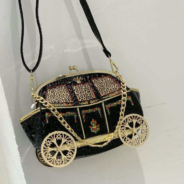 シンデレラ　かぼちゃの馬車　ショルダーバッグ しまむら シンデレラ カボチャの馬車 ハンドバッグ - メルカリ