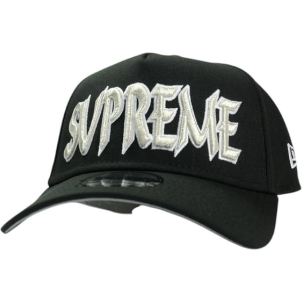 Sharp Spellout Adjustable シュプリーム　ニューエラ Supreme Sharp Spellout Adjustable New Era Cap Red - FW25 - JP