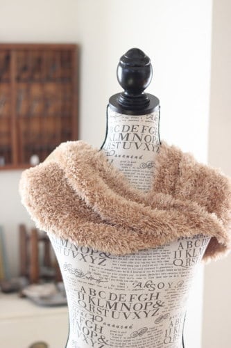 手編みのスヌード ベージュ/sakura 型番：Z-15 ベージュ