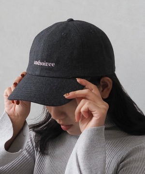 920306　ブランドロゴ刺繍キャップ(ウール・コーデュロイ)