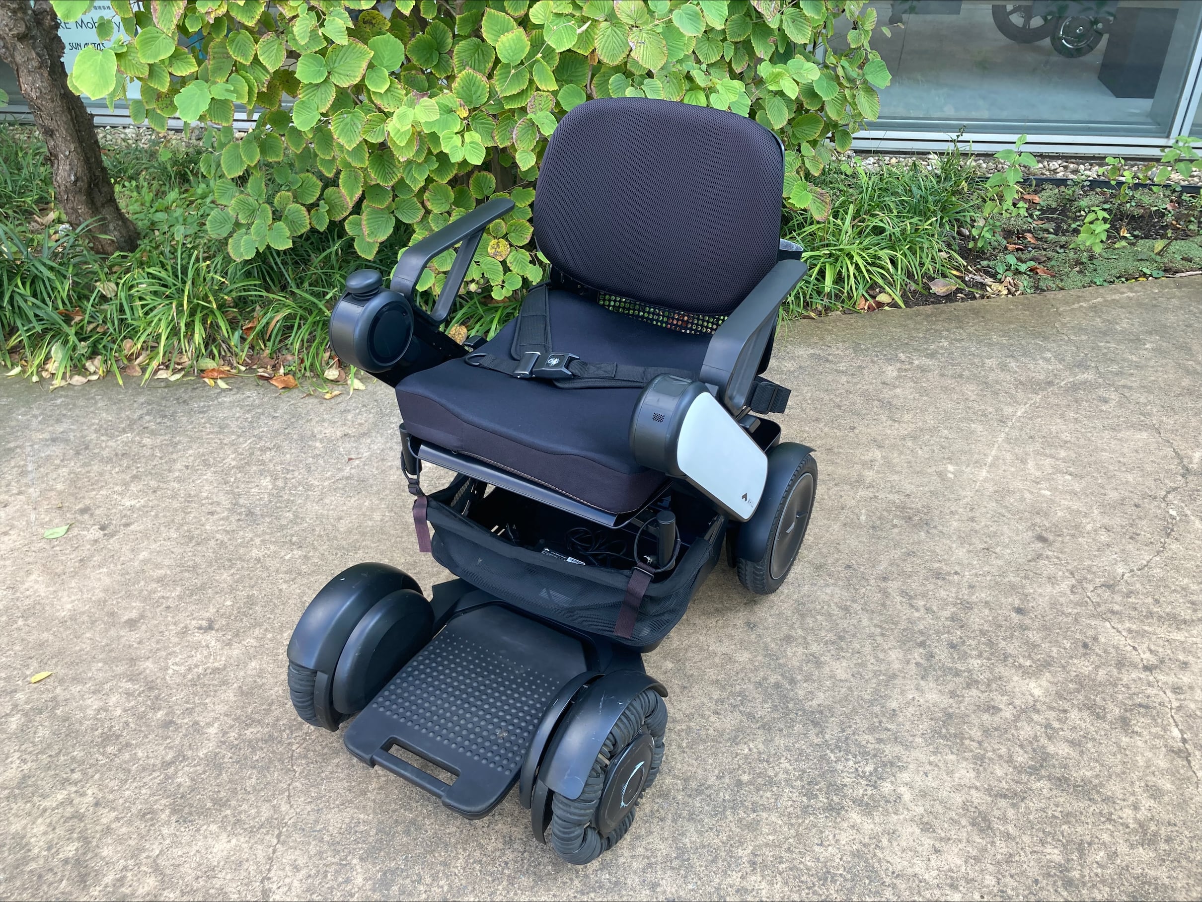 電動車椅子whill ウィル model c 美品 送料無料】電動車いす WHILL 