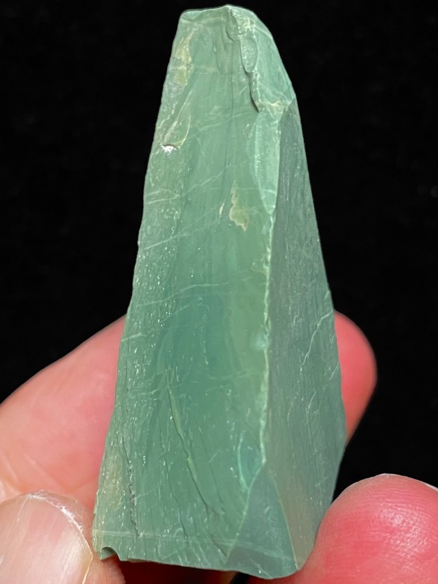 14) スーパー「出雲石」2022・原石(中型)濃色