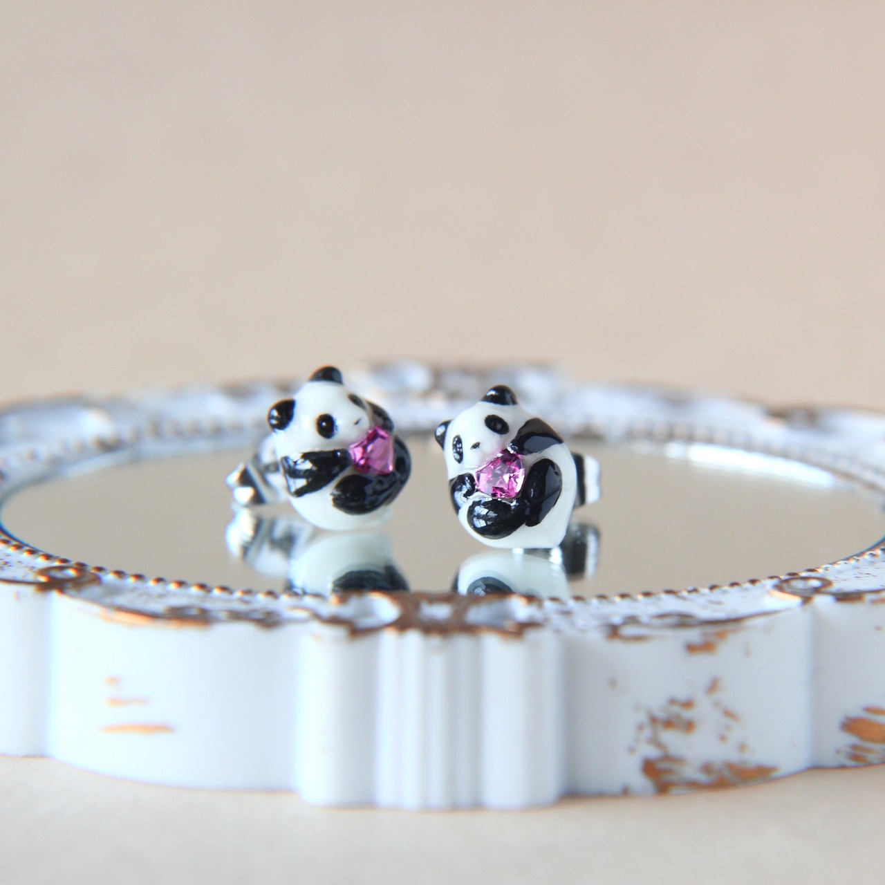 小さいパンダピアス/イヤリング