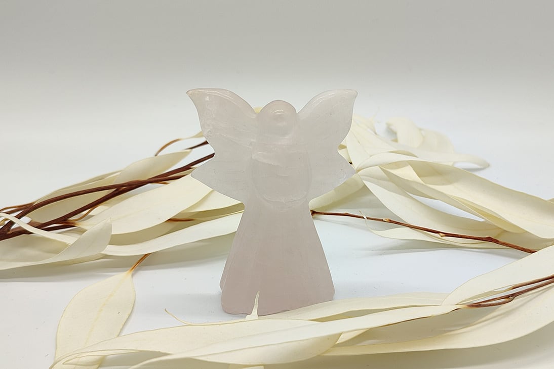 アイスローズクオーツ 心の奥に、そっと降り立つ愛のフェアリー