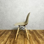 Herman Miller Eames Molded Plastic Side Shell Chair ハーマンミラー イームズ プラスチックサイドシェルチェア【中古】【200サイズ】