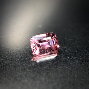 繊細にきらめく睡蓮色 0.26ct 天然 パパラチアサファイア DGLソーティング付属