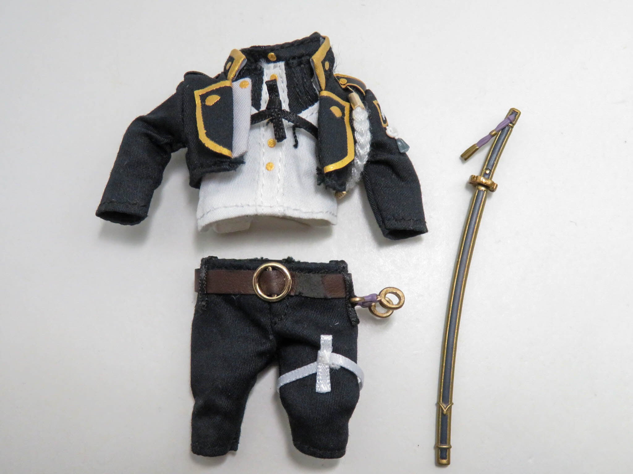 再入荷(A−ランク)ねんどろいどどーる 膝丸 シャツ一体型上着 ベルト付きスラックス