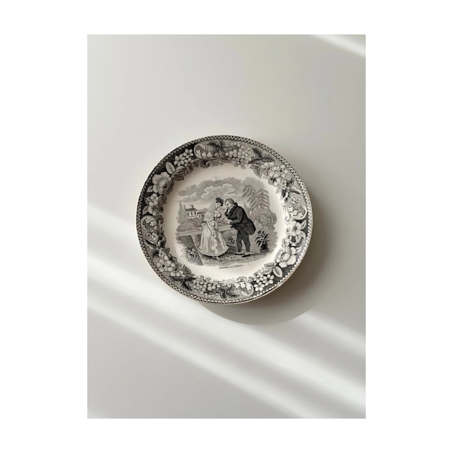 Creil et Montereau 　クレイユモントロー　/ 　“BREBIS LA VEILLE …”　グリザイユプレート　1825-1833s