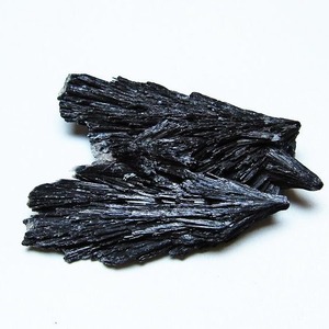 ブラック カイヤナイト 原石 一点物 171-7569