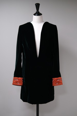 【Mame Kurogouchi】Embroidered Velvet Plunge Mini Dress - green