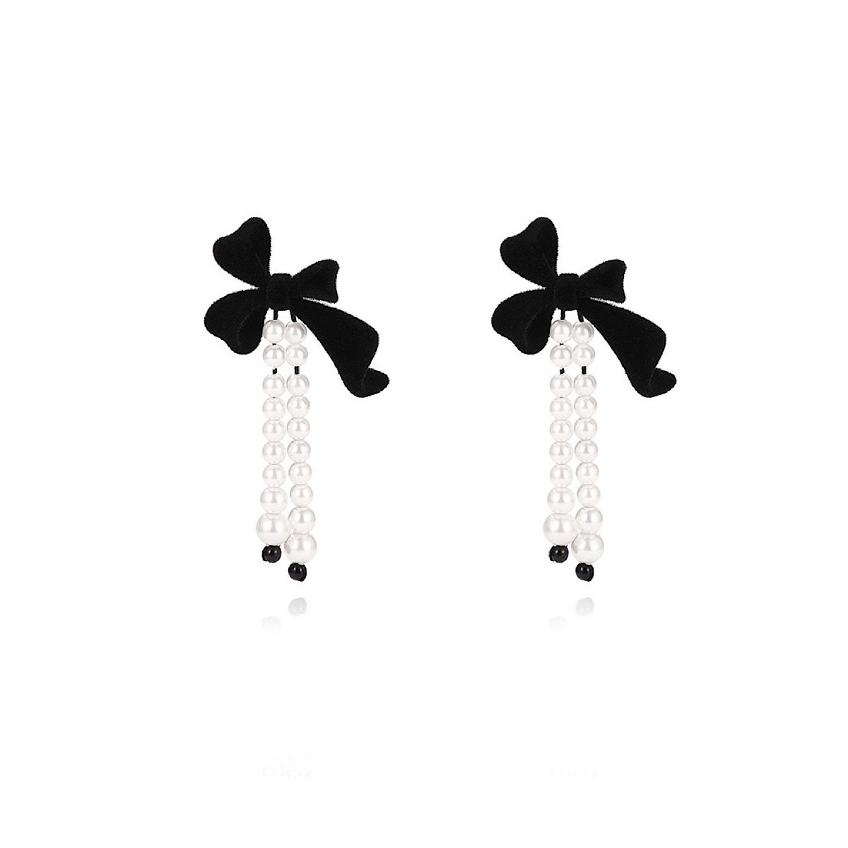 かわいい ブラック×ホワイト リボン 結び目 ピアス | FANCY