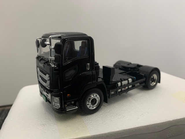 WSI 1/50 ISUZU GIGA SHORT CAB 4X2 BLACK