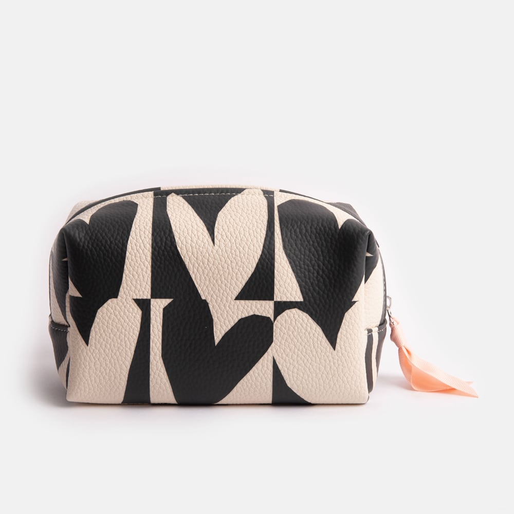 MONO CHECKMATE HEARTS CUBE COSMETIC BAG_CCB117