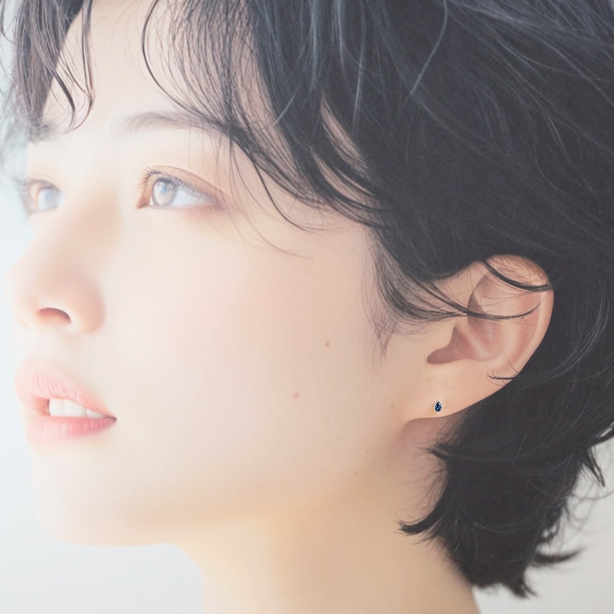 極上ブルーサファイア 小さな雫ピアス｜SLV925 アレルギー対応