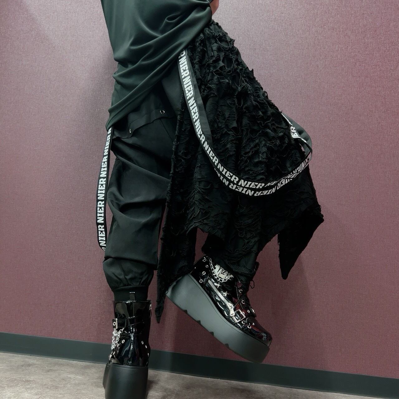 サスペンダー付き ブラック サルエルパンツ（ダメージフラップSARROUEL 