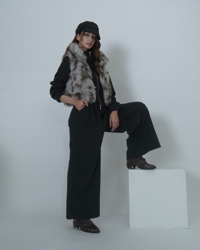 mix fur stand VT／ Gray× Darkbrown