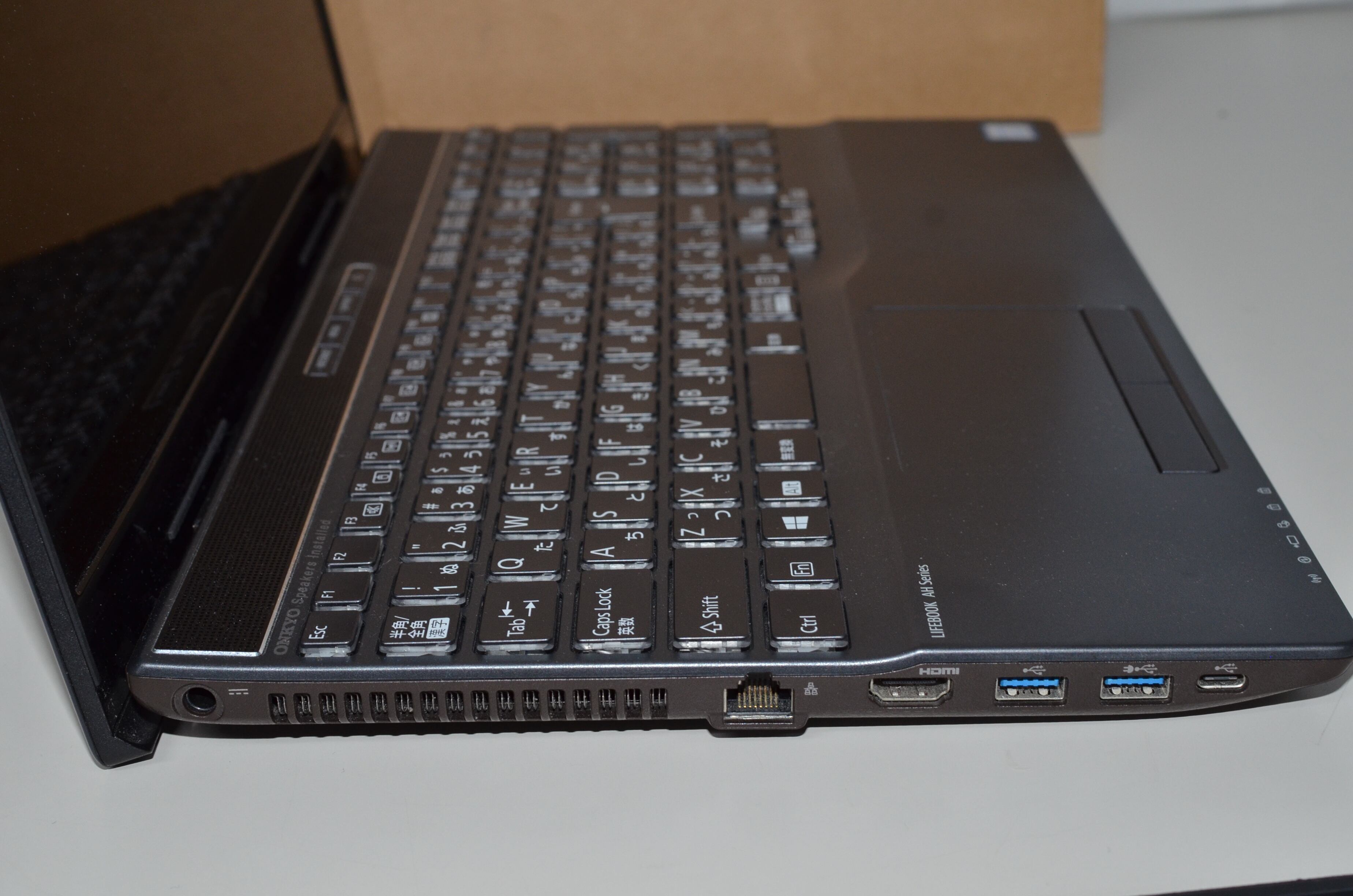 中古ノートパソコン 富士通 AH55/D3 Windows11+office core i7-8565U 