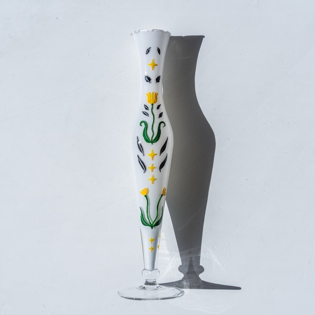 Milky Vase Painted by Natsuki Kurachi