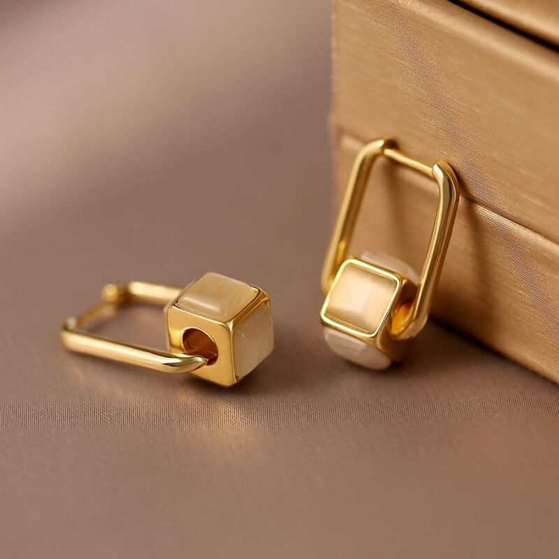 スクエアリングピアス E00039