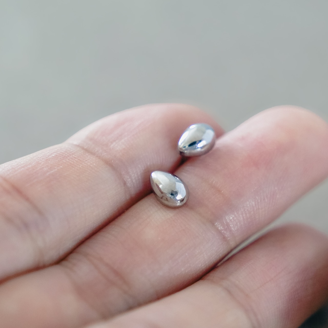 ドロップ ミニピアス サージカルステンレス SUS304