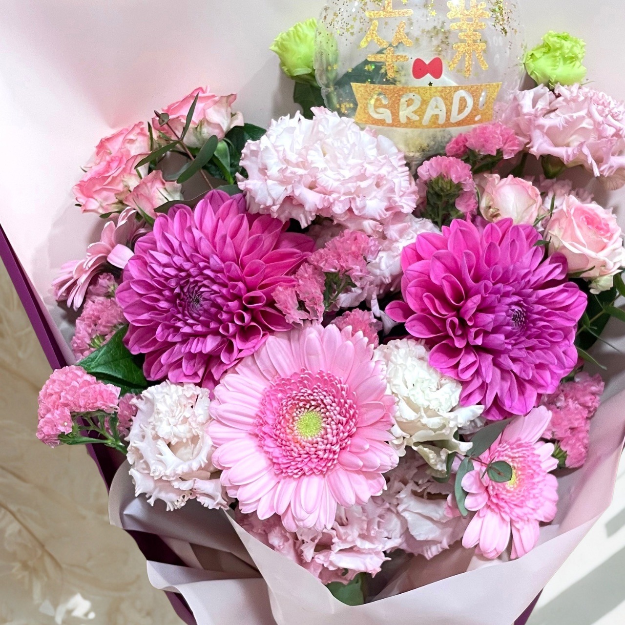 【季節のお花】スタンディングブーケ ピンクグラデーション・画像2