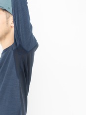 バックメッシュ・速乾メリノウール・ロングスリーブTシャツ（登山用ベースレイヤー）