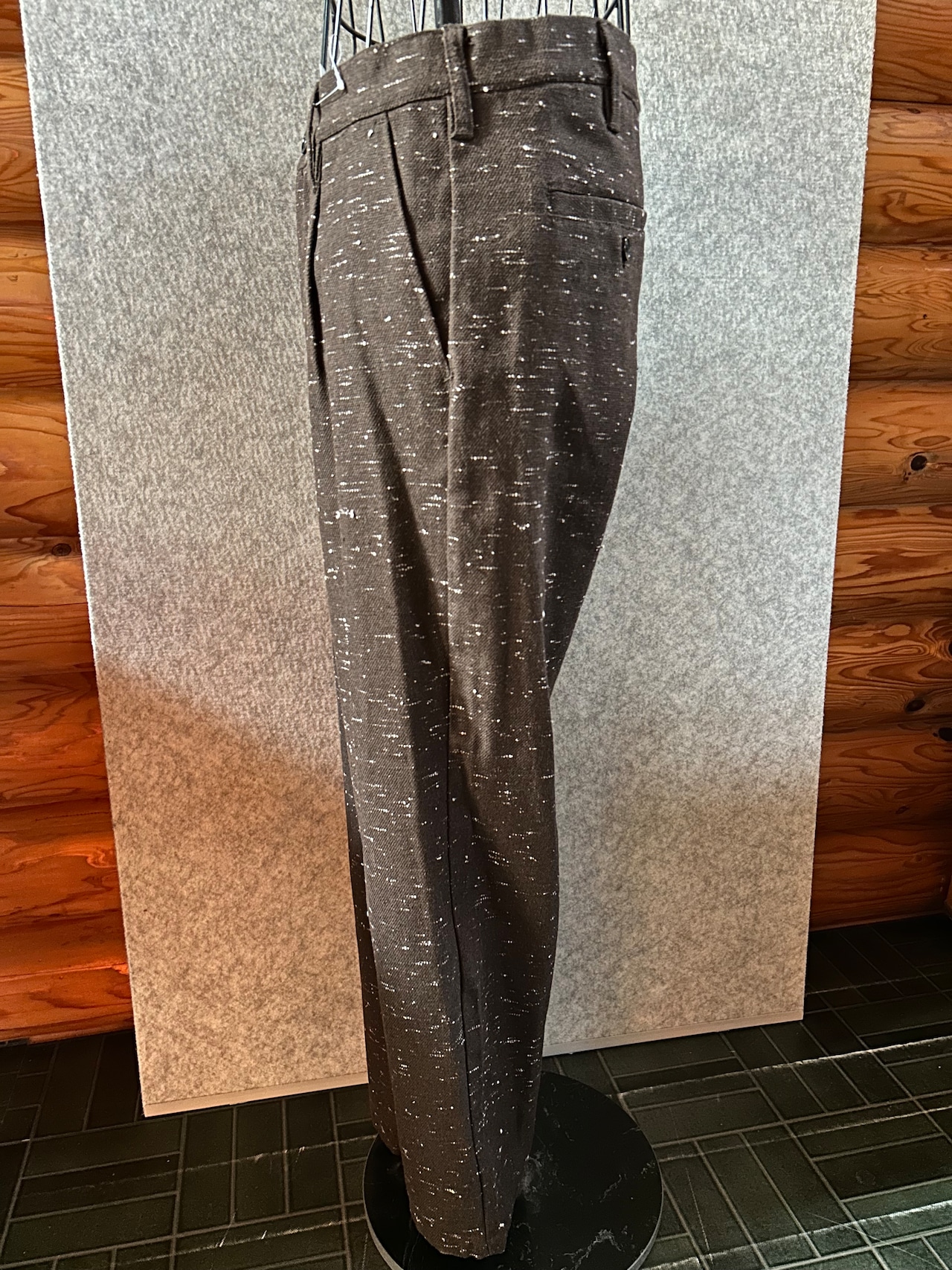 Nylaus ネップヘビーツイル　タック入りストレートパンツ