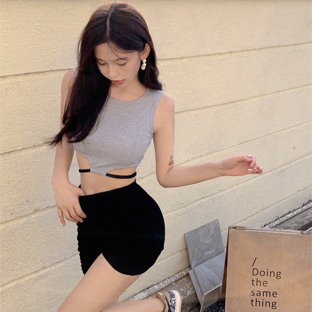 ショートウェストストラップレスサマー薄手ソリッド カラーノースリーブトップス 夏物 ソリッドカラー ガールズファッション68768624045