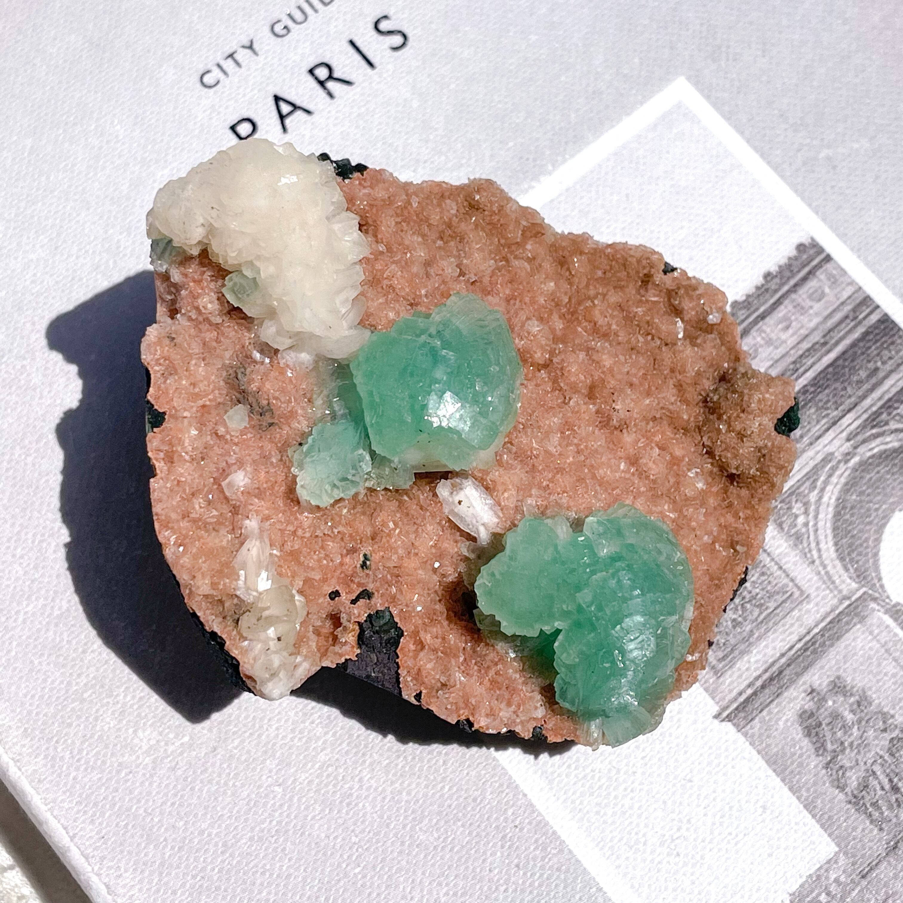 Flower Green Apophyllite 18 ✧ フラワーグリーンアポフィライト