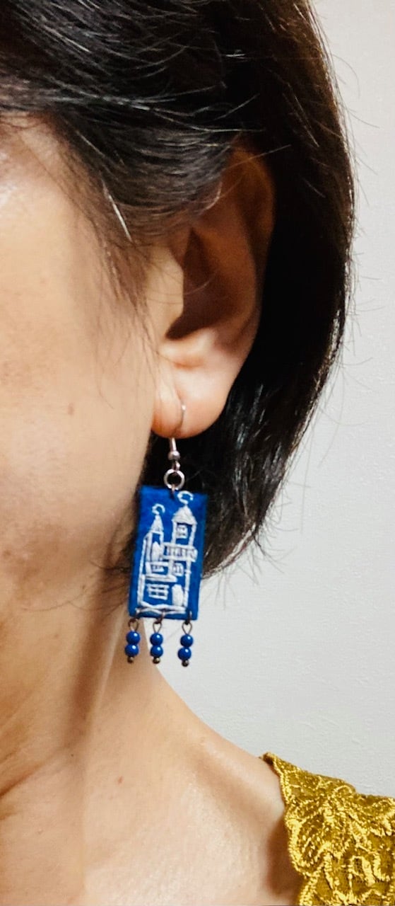 フェルト手刺繍ピアス（アラビアンナイトの街）