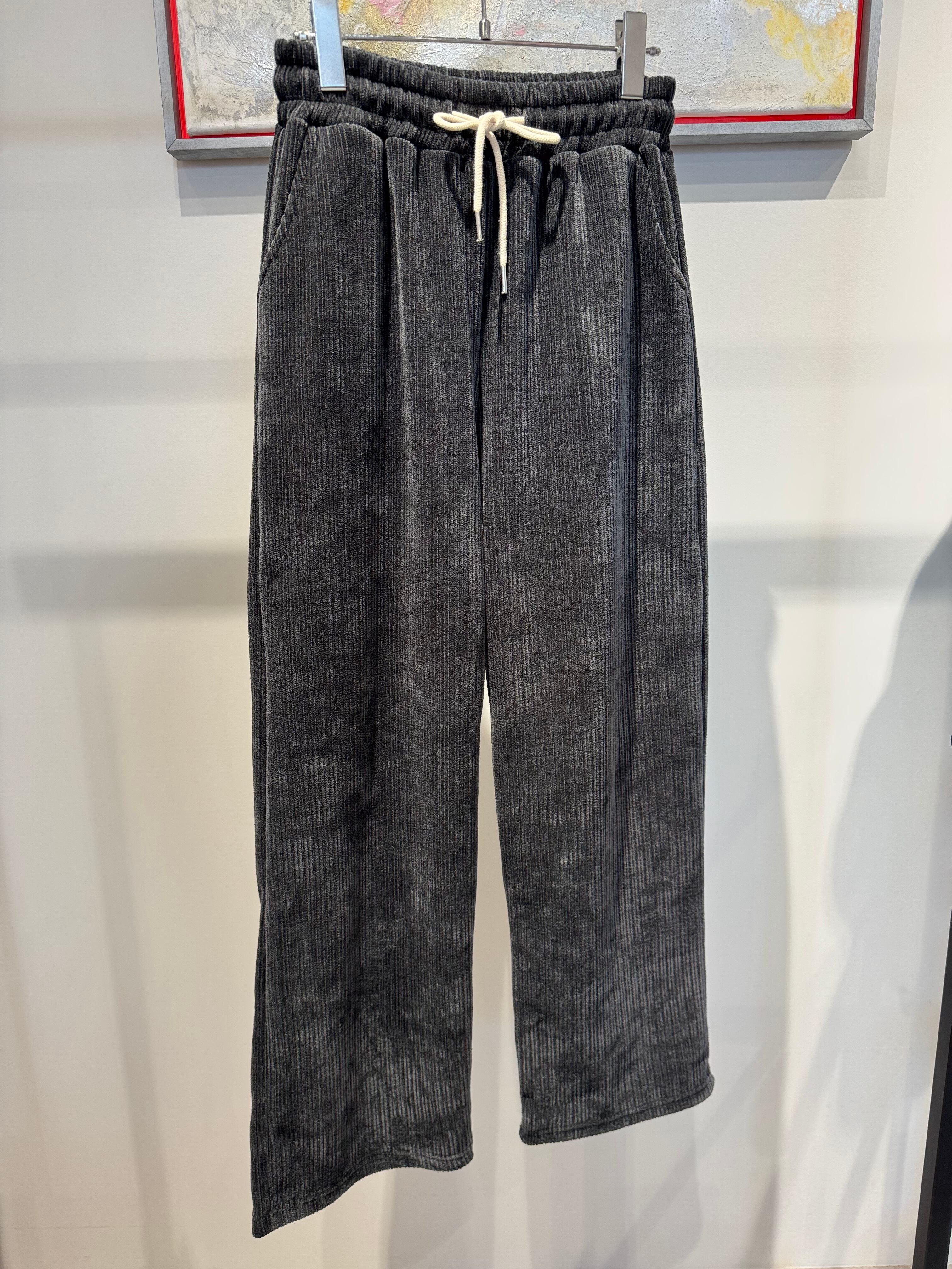 corduroy like relax pants