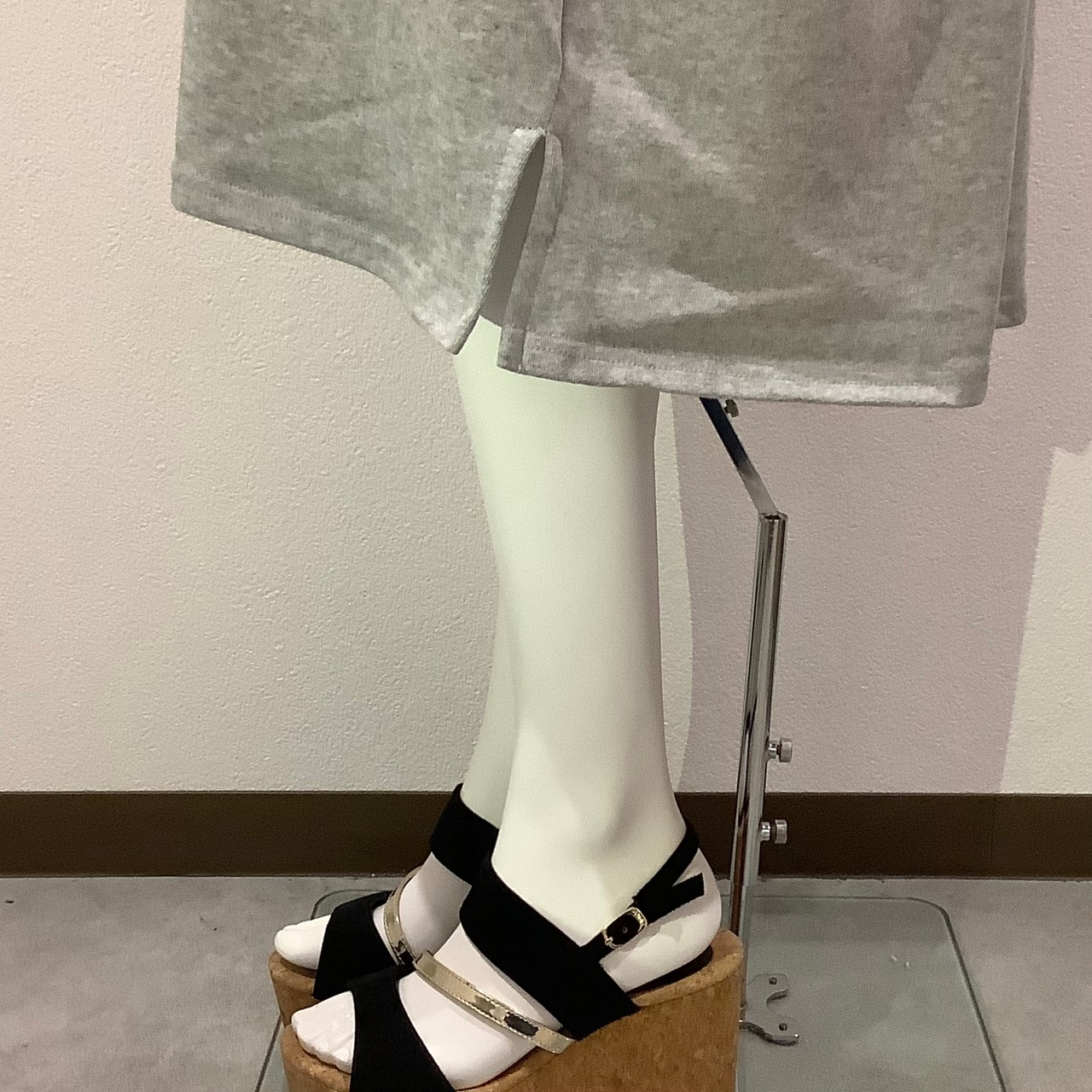 Cross&Rose ( 十字架と薔薇 ) フード付き ワンピース グレー